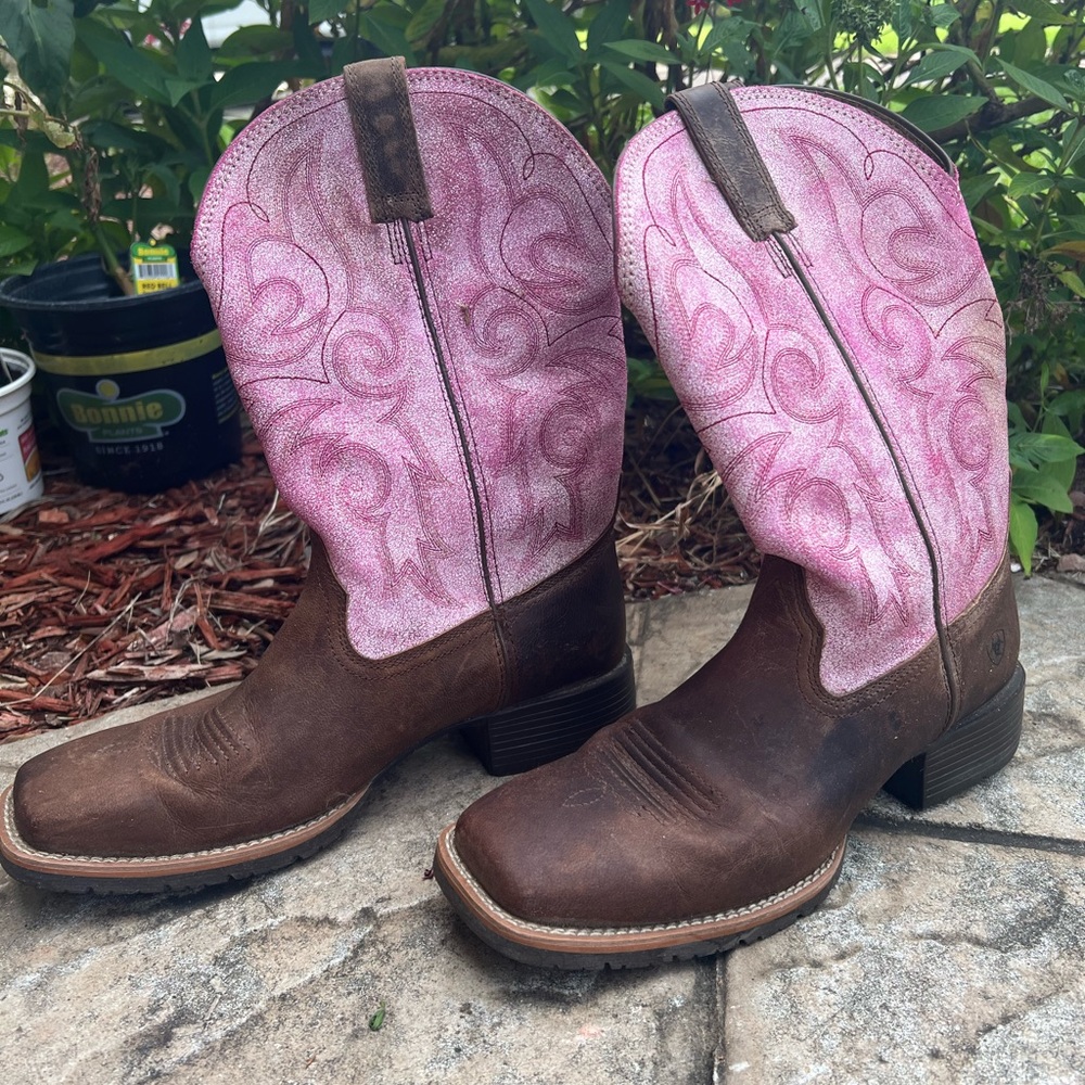 Ladies Ariat Distressed Pink-Brown Cowboy Boots.